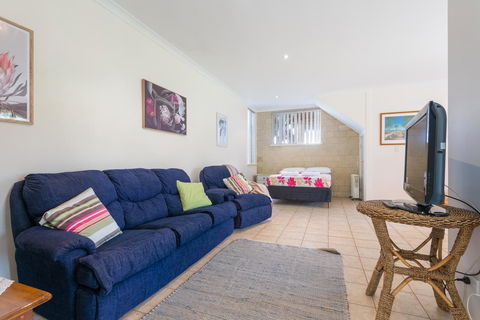 Surfside Ocean Beach Denmark Holiday Accommodation - Sydney 4u 13
