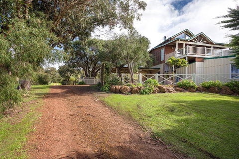 Surfside Ocean Beach Denmark Holiday Accommodation - Sydney 4u 24