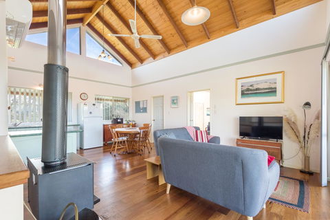 Surfside Ocean Beach Denmark Holiday Accommodation - Sydney 4u 23