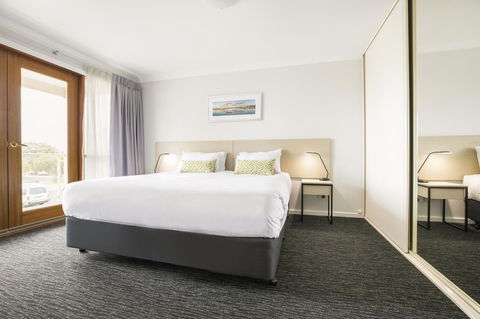 Nightcap At The Ship Inn - Accommodation Sydney 17