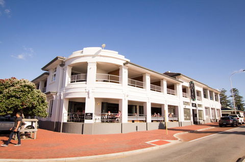 Cottesloe Beach Hotel - Sydney 4u 0