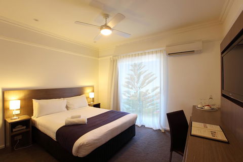 Cottesloe Beach Hotel - Sydney 4u 24