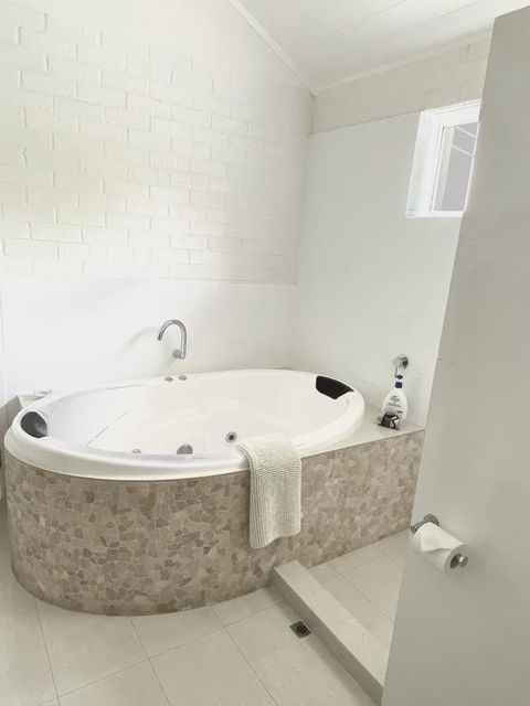 Whitesands Holiday Villas - Sydney 4u 5