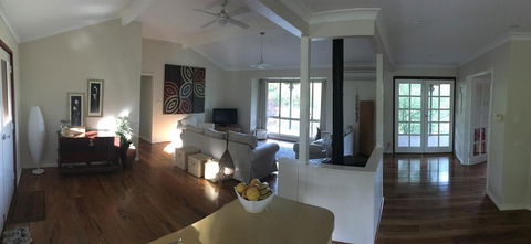 Tegwan's Nest Holiday Home - Sydney 4u 0