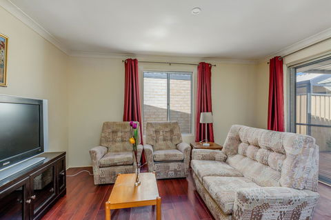 Brilliant, Neat, Convenient, Family-friendly House - Sydney 4u 6