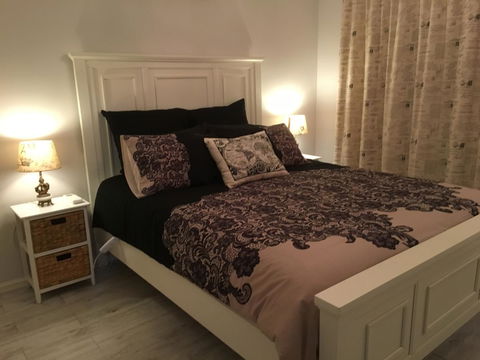 Applegate Lane Chalet - Sydney 4u 8
