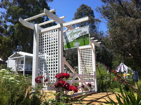 Applegate Lane Chalet - Sydney 4u 14