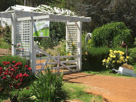 Applegate Lane Chalet - Sydney 4u 3