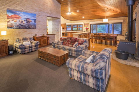 53 Martina Drive - Sydney 4u 15