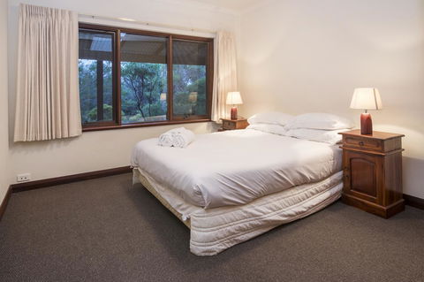 53 Martina Drive - Sydney 4u 22