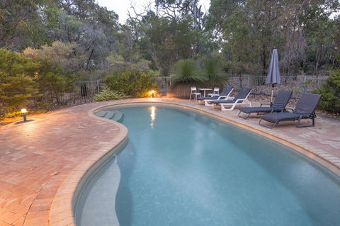 53 Martina Drive - Sydney 4u 0