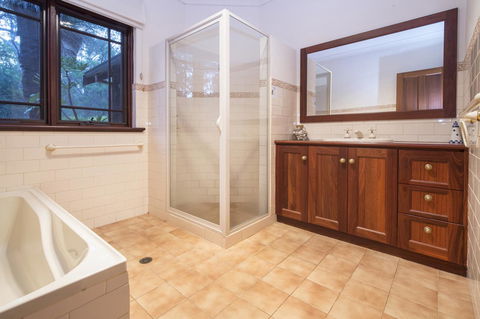 53 Martina Drive - Sydney 4u 23