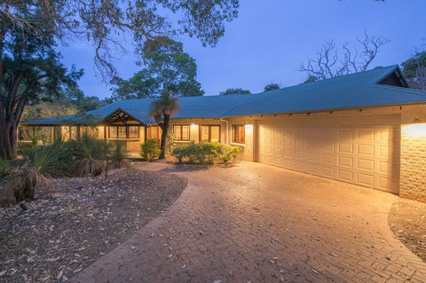 53 Martina Drive - Sydney 4u 6