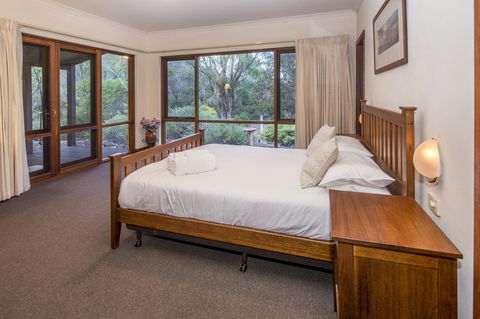 53 Martina Drive - Sydney 4u 18