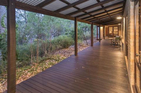 53 Martina Drive - Sydney 4u 12