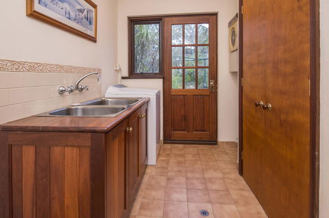 53 Martina Drive - Sydney 4u 27