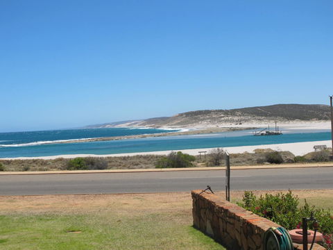 Kalbarri Riverfront Unit - Sydney 4u 1