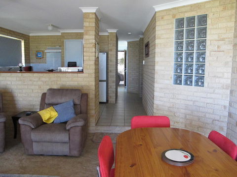 Kalbarri Riverfront Unit - Sydney 4u 16