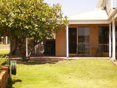 Kalbarri Riverfront Unit - Sydney 4u 14