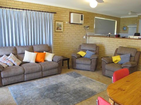 Kalbarri Riverfront Unit - Sydney 4u 17