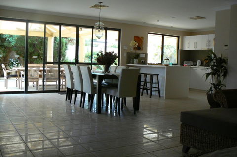 Le Boulevard - Sydney 4u 12