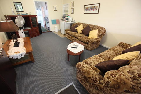 Jacaranda Guest House - Accommodation Sydney 7
