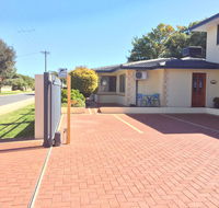 The Royal Dolphin Bed  Breakfast Safety Bay - Sydney 4u