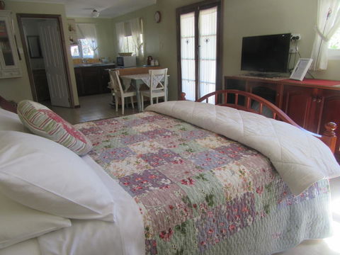 Di's Cabin In Dwellingup - Sydney 4u 11