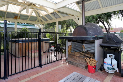 Busselton Guest House - Sydney 4u 38