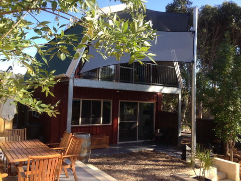 Dunsborough Barn Stay - Sydney 4u 5