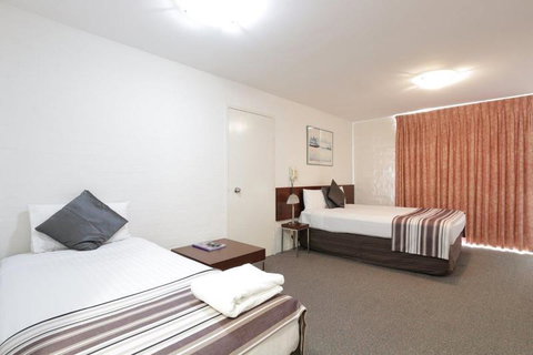 Atrium Hotel Mandurah - Sydney Resort 1