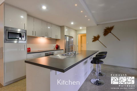 13 Learmonth Street - Close To Town Centre - Sydney 4u 3