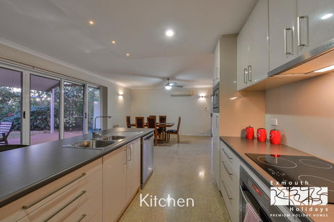 13 Learmonth Street - Close To Town Centre - Sydney 4u 4