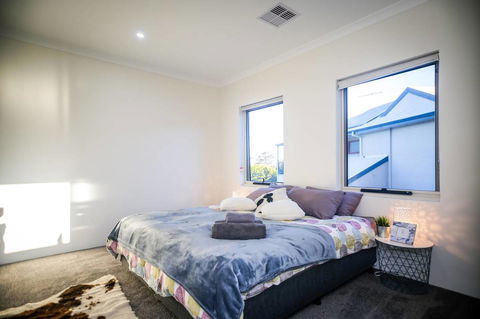 VIP Stays - Villa De Burswood Luxury 3BR Suite W/ King Bed FREE WIFI - Sydney 4u 19