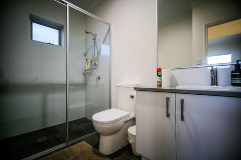 VIP Stays - Villa De Burswood Luxury 3BR Suite W/ King Bed FREE WIFI - Sydney 4u 17