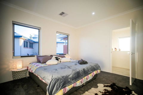 VIP Stays - Villa De Burswood Luxury 3BR Suite W/ King Bed FREE WIFI - Sydney 4u 16