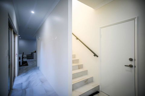 VIP Stays - Villa De Burswood Luxury 3BR Suite W/ King Bed FREE WIFI - Sydney 4u 25