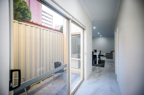 VIP Stays - Villa De Burswood Luxury 3BR Suite W/ King Bed FREE WIFI - Sydney 4u 12