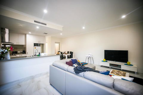 VIP Stays - Villa De Burswood Luxury 3BR Suite W/ King Bed FREE WIFI - Sydney 4u 14