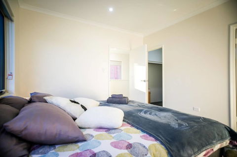 VIP Stays - Villa De Burswood Luxury 3BR Suite W/ King Bed FREE WIFI - Sydney 4u 11
