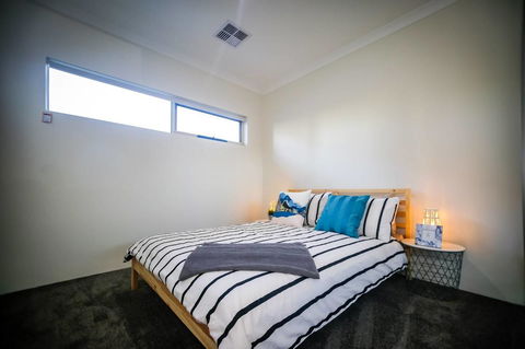 VIP Stays - Villa De Burswood Luxury 3BR Suite W/ King Bed FREE WIFI - Sydney 4u 20