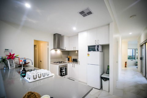 VIP Stays - Villa De Burswood Luxury 3BR Suite W/ King Bed FREE WIFI - Sydney 4u 18