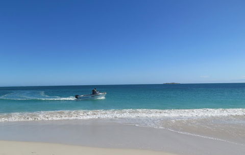 Jurien Beachfront Holiday Units - Sydney 4u 37