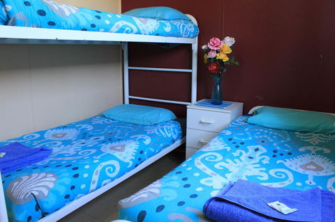 Jurien Beachfront Holiday Units - Sydney 4u 17