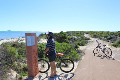 Jurien Beachfront Holiday Units - Sydney 4u 26