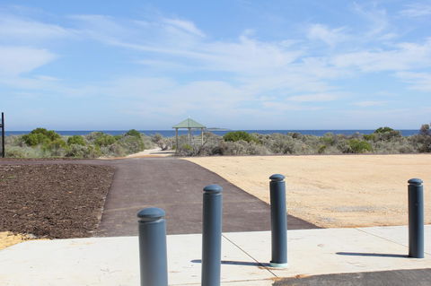 Jurien Beachfront Holiday Units - Sydney 4u 11