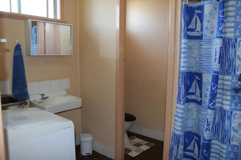 Jurien Beachfront Holiday Units - Sydney 4u 13