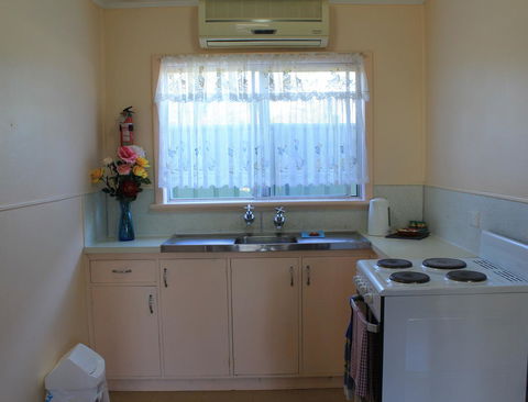 Jurien Beachfront Holiday Units - Sydney 4u 19