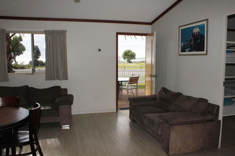 Ningaloo Coral Bay â€“ Bayview - Sydney 4u 26