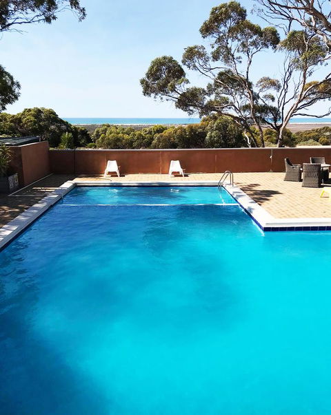 EUCLA MOTOR HOTEL - Sydney 4u 37